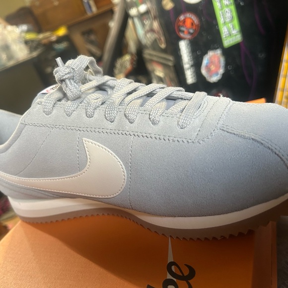 Men Sz 9.5 Nike Cortez SE College Gray Sail HF3142-001 | eBay Nike Cortez Men\'s Light Gray and White Sneakers